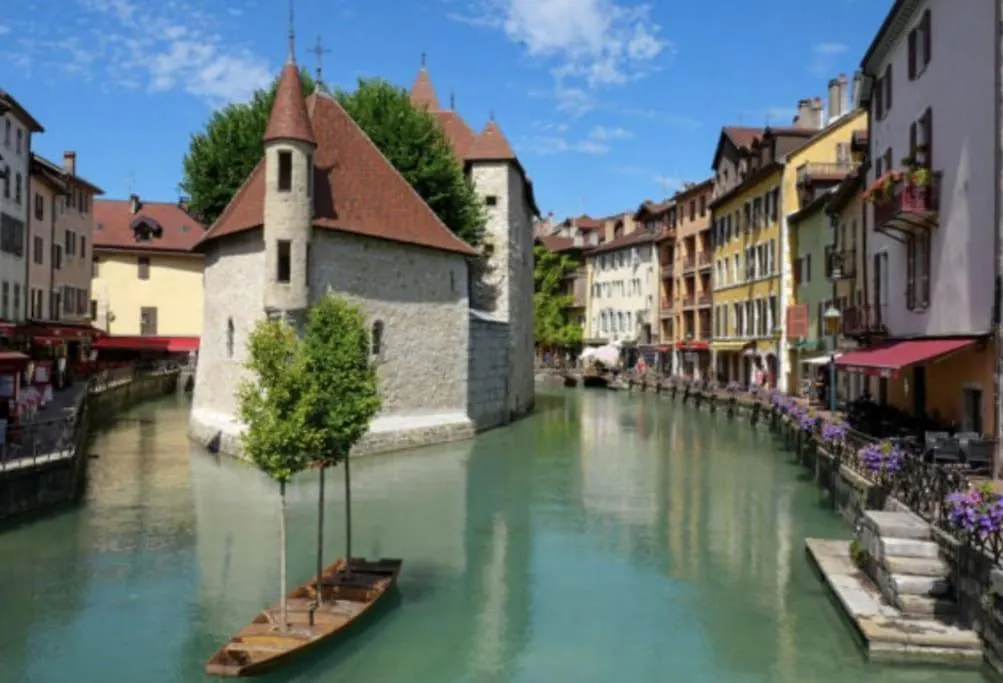 Apartment Appartement Independant 30 M² A 500M Du Lac, 2 Velos Et Parking Fournis Sevrier France