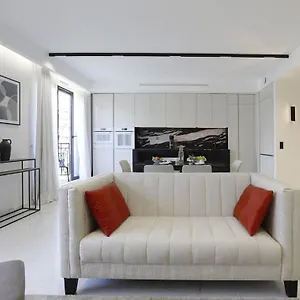 https://logement-proche-du-vieu-port-et-de-saint-charles.fr-provencehotel.com